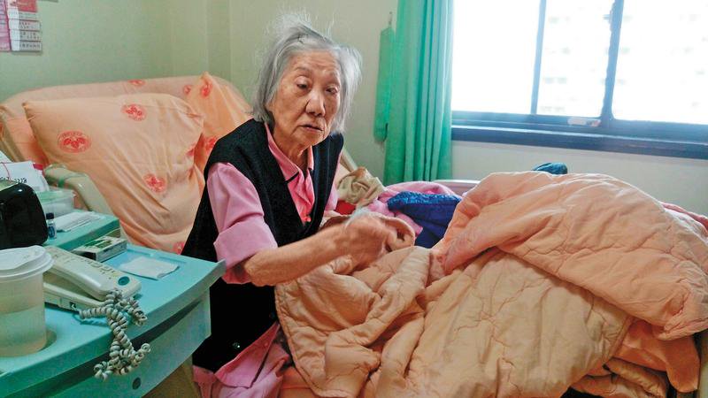 富婆霸床214決戰日 榮總放大絕趕人