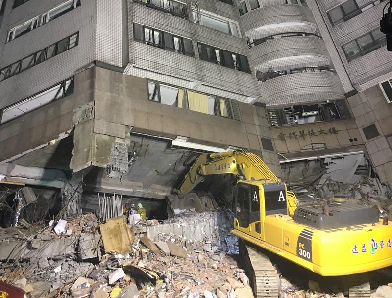 雲門翠堤拆除完畢 最後2遺體並肩躺床上