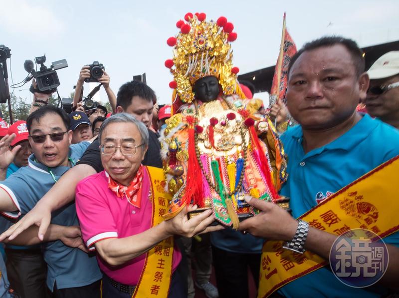 總裁另一面/什麼教都不信的王文淵 居然考過基督教考試