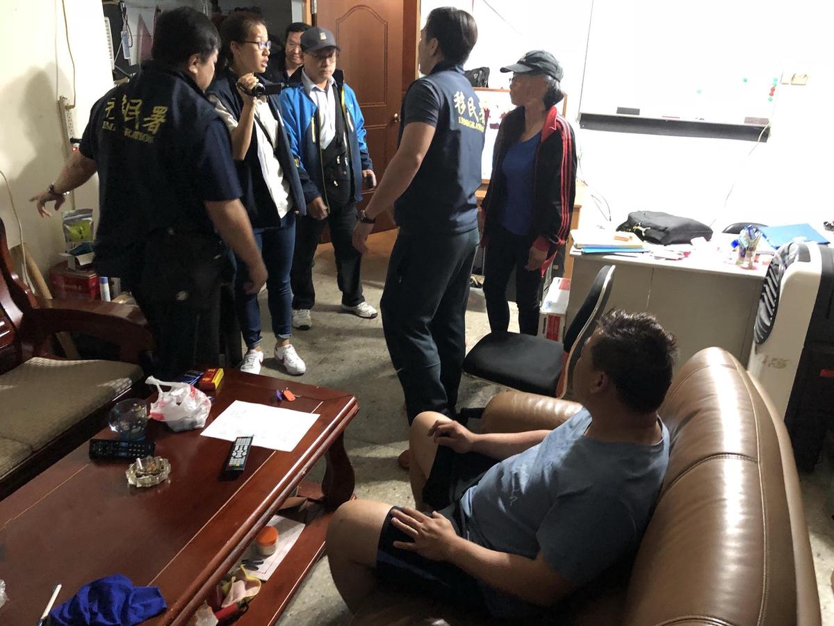 黃嫌以毒品控制同業和逃逸外勞,藉此謀財奪利。(新北市專勤隊提供)