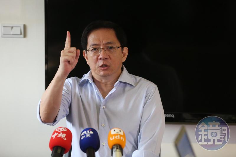 重砲反擊拔管 管中閔:提行政訴訟不排除釋憲