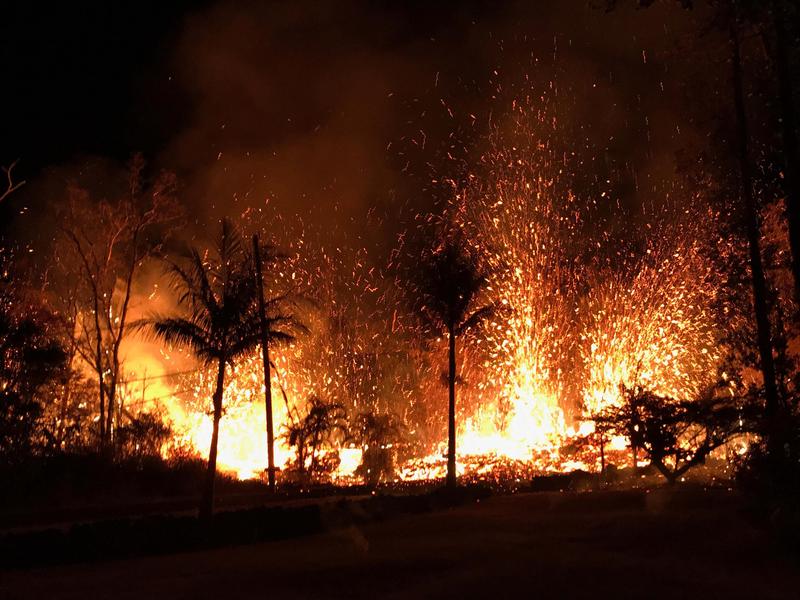 夏威夷火山恐出現「蒸氣爆發」 熔岩四射如雨下