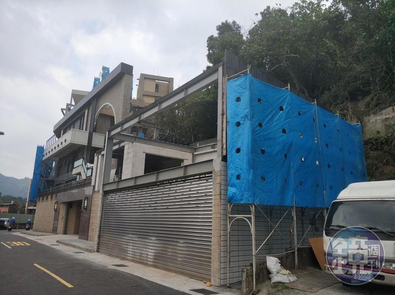 這豪宅違建超夠力 1年查報12次不停工