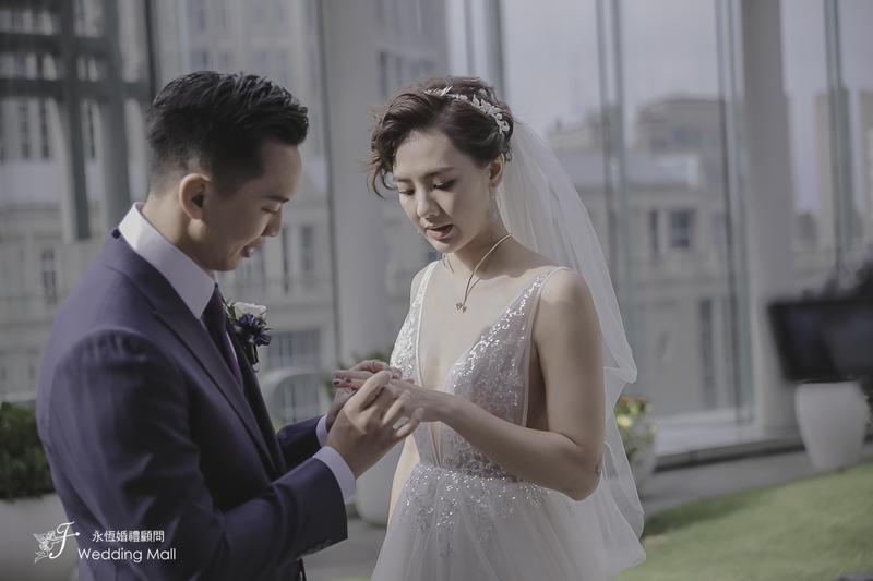 劉雨柔行頭太貴　婚禮只能慢慢走