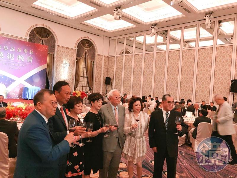 影/張忠謀榮退之夜 台灣科技巨頭齊聚