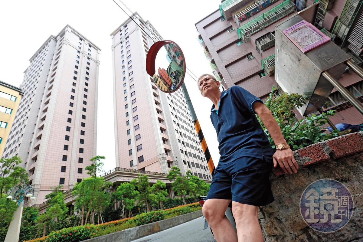 百年祖厝如今成為豪華建案,看在李建宏眼中是滿是惆悵。