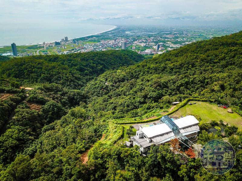 頭城療癒民宿 山頂上的一隻巨蜻蜓