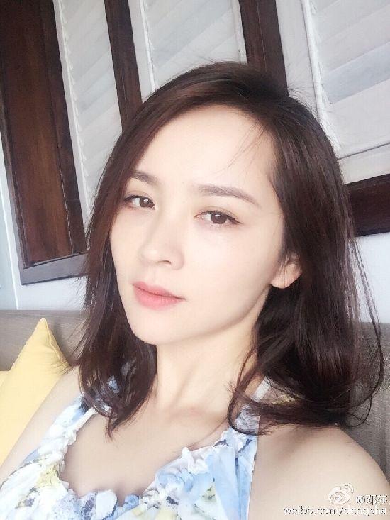 鄧莎被指控偷東西,上網自清。(微博)
