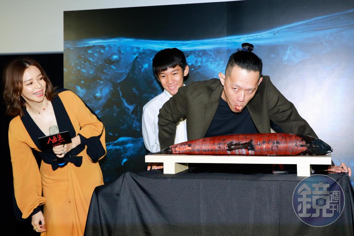 徐若瑄使出逆襲絕招，逼導演莊絢維吞生魚片，還自居導演要求各個角度都要拍到，自己終於報了「怨婦之仇」。
