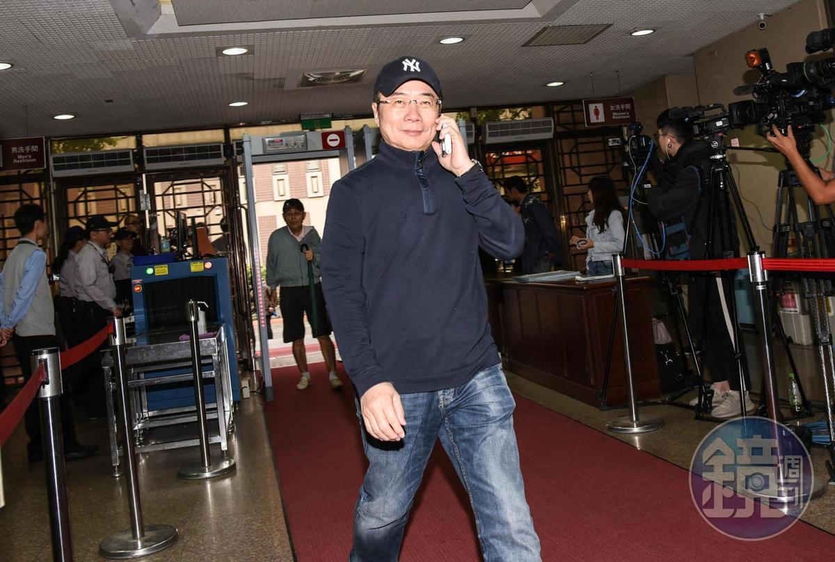 前立委蔡正元被控涉及侵占中影公司款項，以被告身分至台北地院出庭。
