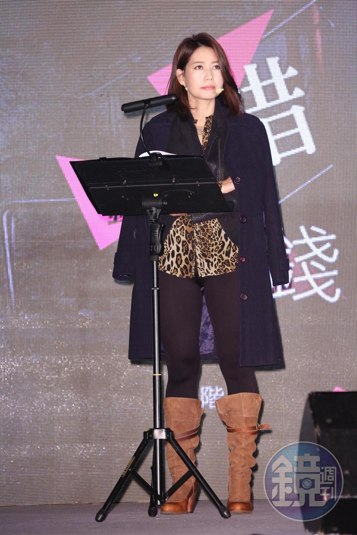 丁寧今（12）日出席鏡文學年度發佈會，共演出五分鐘的讀劇。