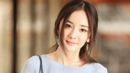 楊冪打電話給女兒 小糯米只回一個字讓人好心酸