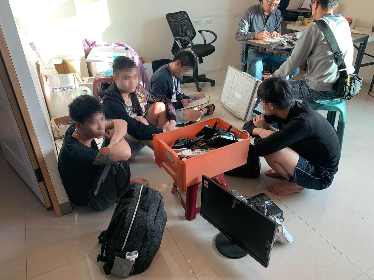 遭逮的越南籍逃逸移工及脫團旅客。(刑事局提供)