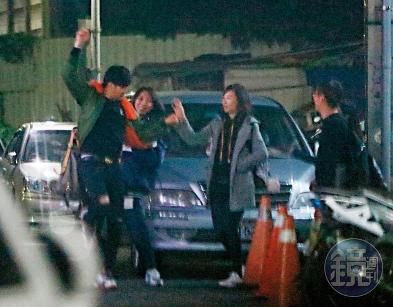 男星酒醉丟偶包　路邊跳探戈不怕臊