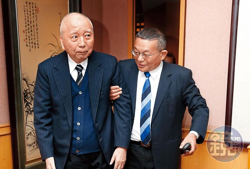 子女爭產歷史重演　總裁老爸停棺4年才下葬