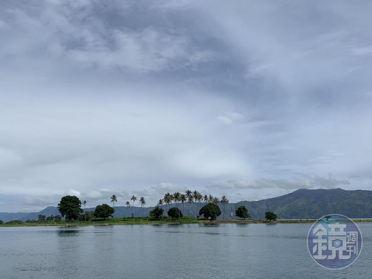 歷經極大規模的火山噴發,「Lake Toba」成為世界最大的火山湖。