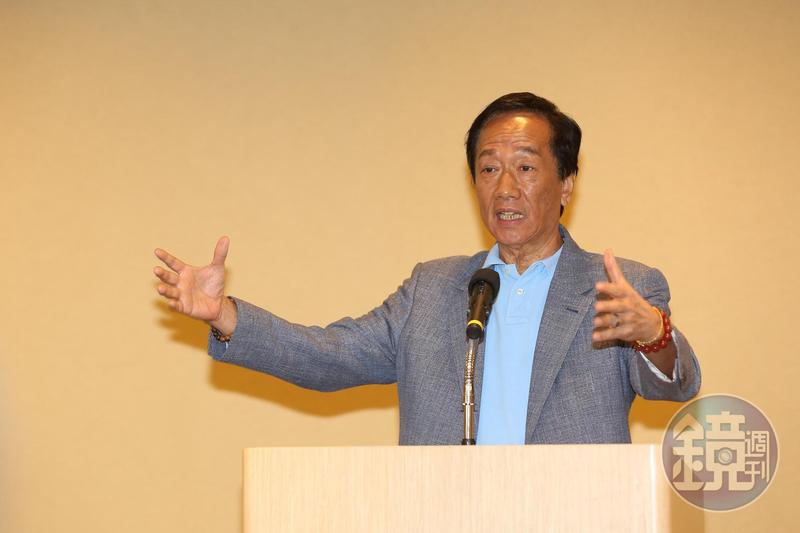 「現在最怕記者」 郭台銘:綁個鞋帶就被寫成這樣