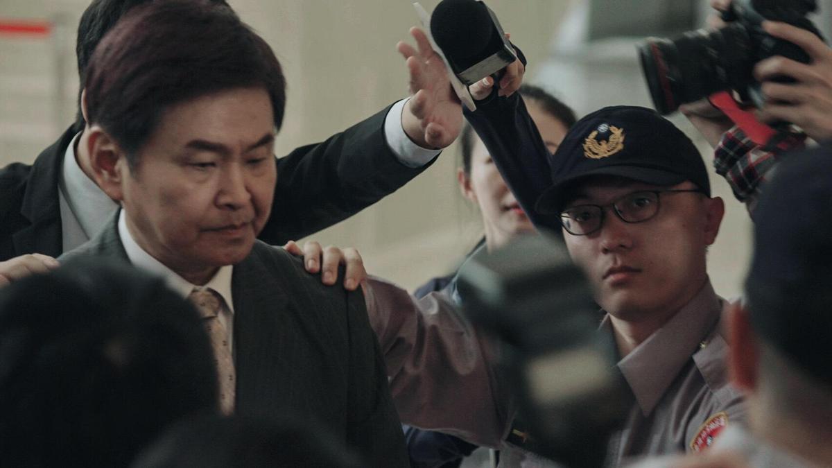 賀一航飾演遊走黑白兩道的議長。（民視提供）