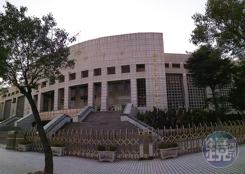 女兒房間亂毛毯有血跡 裝密錄器卻抓到丈夫偷腥