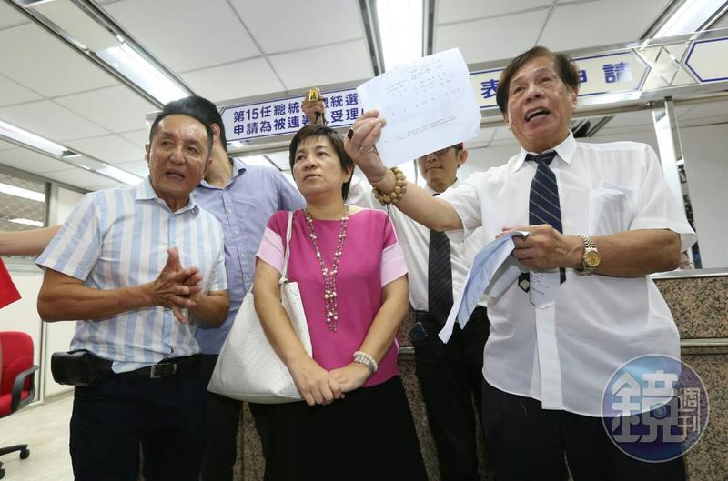 挾柯雙親逼就範　國師團提2副手幕僚傻眼