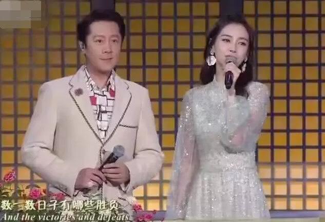 今年央視秋晚Angelababy被安排與蔡國慶合唱《回家的路》。(翻攝自微博)