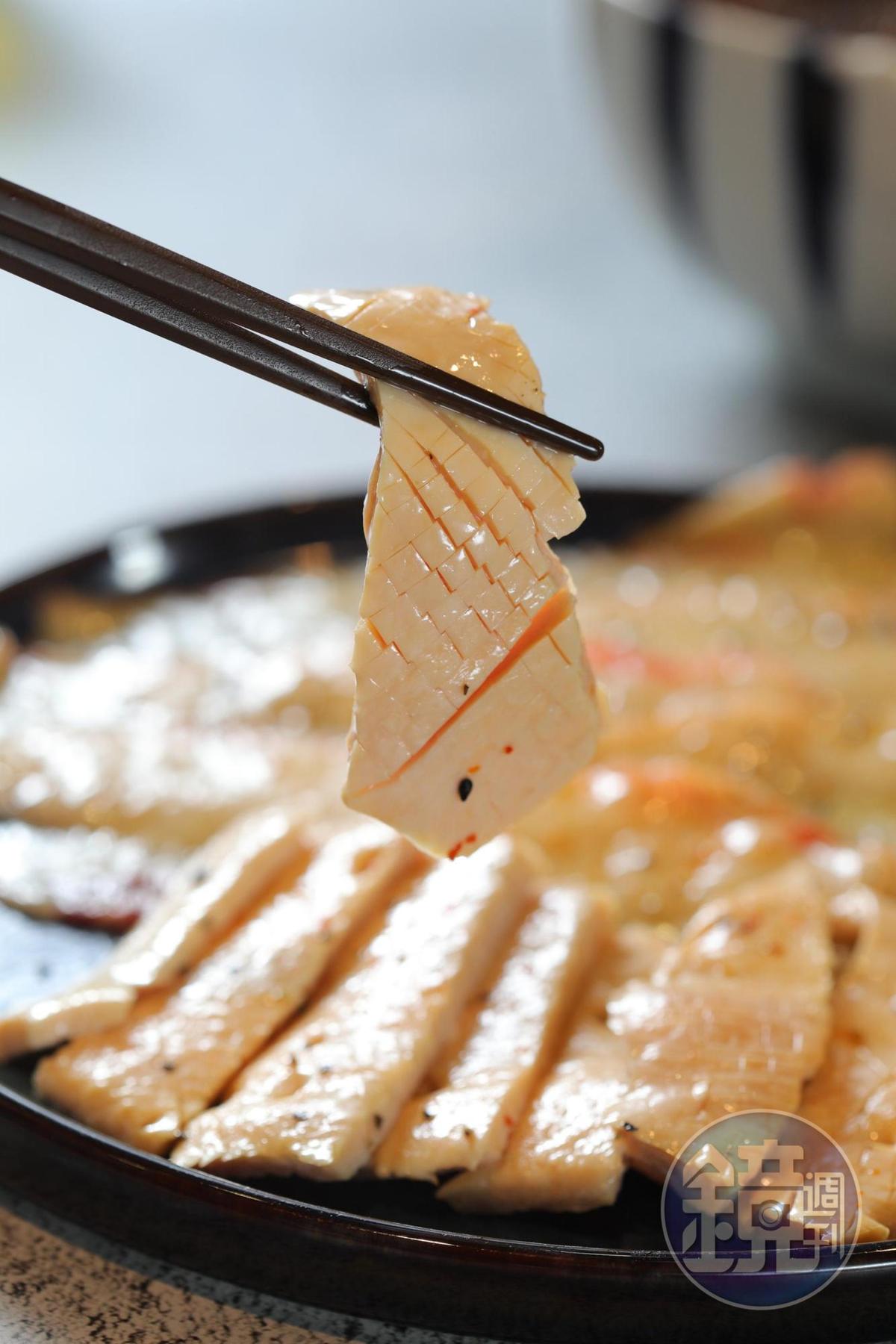 牛脆管就是牛的大動脈，爽脆如魷魚。（220元／小份）