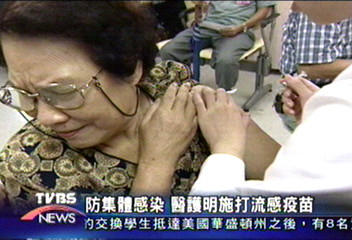 防集體感染　醫護明施打流感疫苗