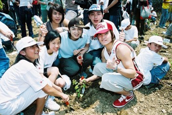 TVBS邀請北縣、慶豐　與200位學童　種小樹紮根台灣