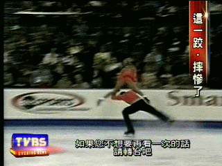 俄羅斯滑冰選手 比賽中意外摔傷