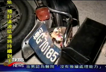 軍用機車撞轎車　2士兵1命危1輕傷