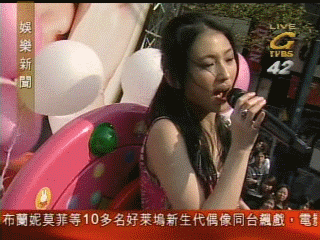 戴佩妮「遊樂園」簽唱　迷你摩天輪登場