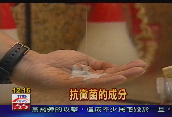 抗屑洗髮精 不只洗髮也「美背」!