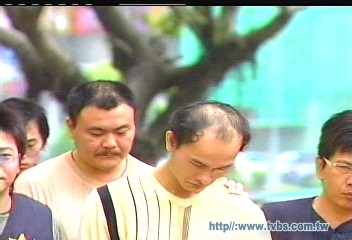 騙子白天騙錢 晚上扮道士消業障