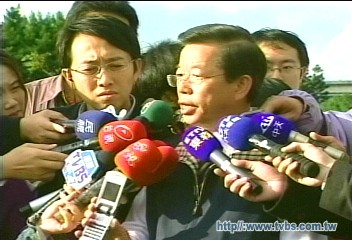 謝長廷秀簡訊：宋楚瑜12月6日退選