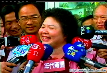 陳菊展開3天謝票　民眾熱情道賀