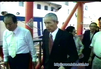 王永慶新書：郝柏村威脅下市阻登陸