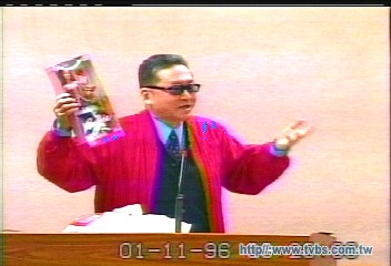 秘密武器! 李敖拿「芭比」擋軍購