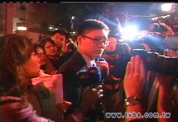 力霸危機/令興、令僑未換身分證? 內政部低調