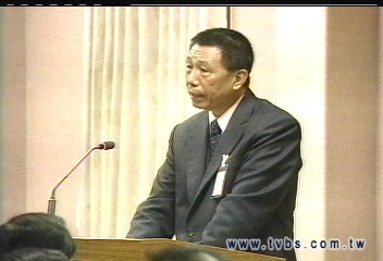 薛石民煩房事! 藍批佔軍情宿舍
