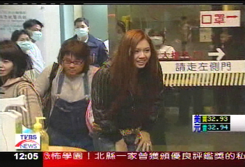 與夏姿小開分手　維多利亞赴美求學
