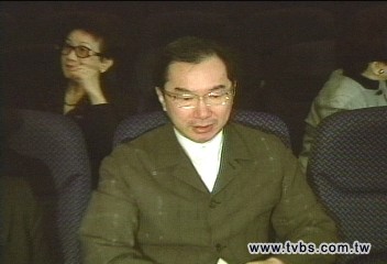 癌後首露面　林百里抱病追思秦孝儀