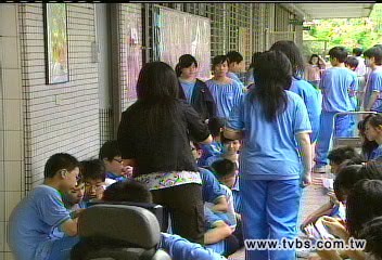 「罰站須學生同意」 校園內引爆話題