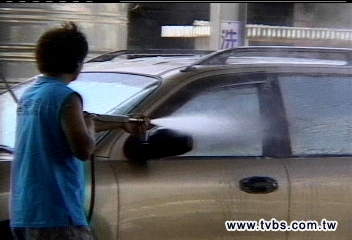 放牛班有春天! 洗車爸照顧中輟生