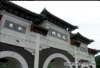 李稱忠烈祠拜的無關台灣 引爭議