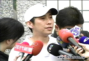 不再惹麻煩! 屈中恆勒戒期滿