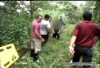 婦人墜谷求救　聲稱被丈夫推下山