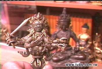 偷走佛像法器　專人送交勒贖單