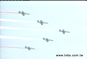 國慶神兵/為811戰機表演暖身 空軍清晨試航