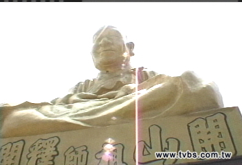 肉身菩薩? 龍發堂開山住持將開缸