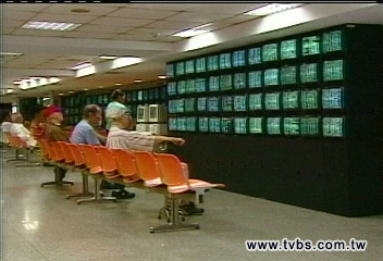 八大類股齊跌　台股重挫逾200點